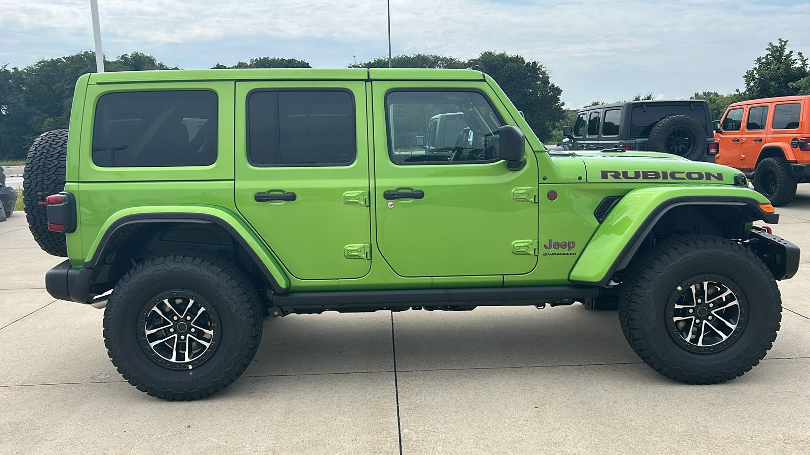 2025 Jeep Wrangler Rubicon X photo 2