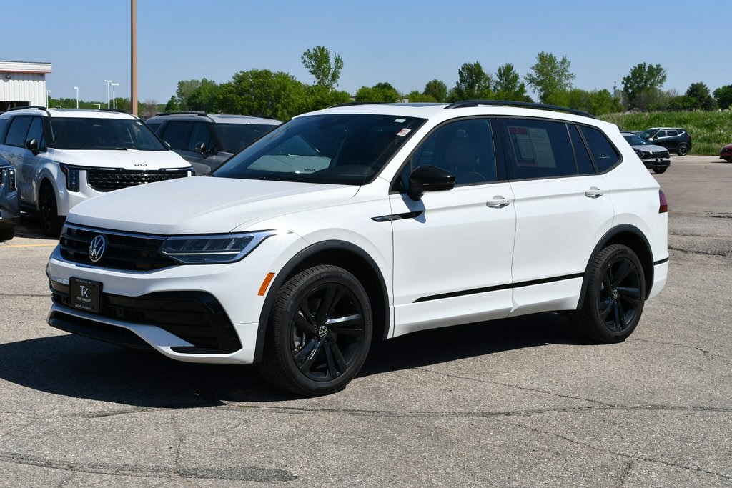 Used 2023 Volkswagen Tiguan SE R-LINE BLACK with VIN 3VV8B7AX8PM058416 for sale in Rochester, Minnesota