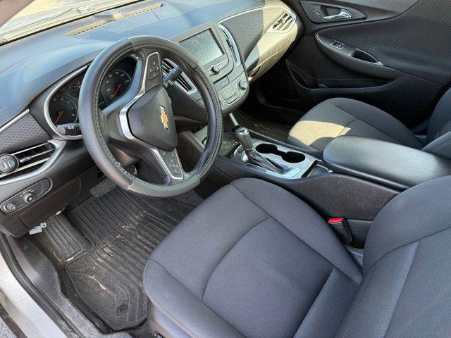 2018 Chevrolet Malibu LS photo 4