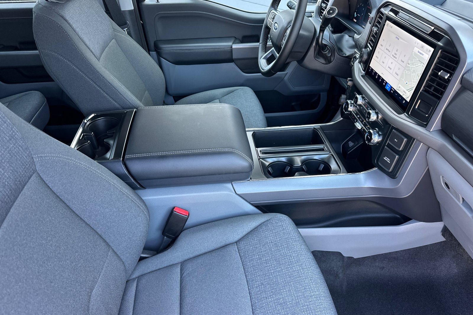 2025 Ford F-150 XLT photo 14