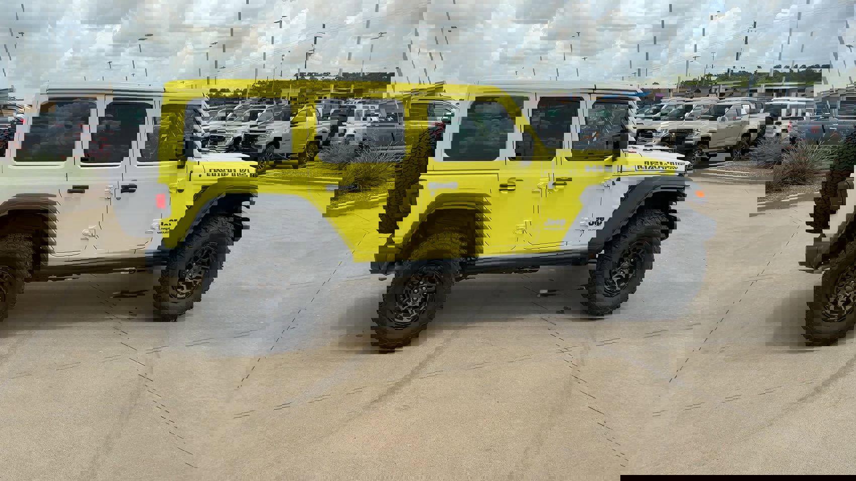 2022 Jeep Wrangler Unlimited High Tide photo 2