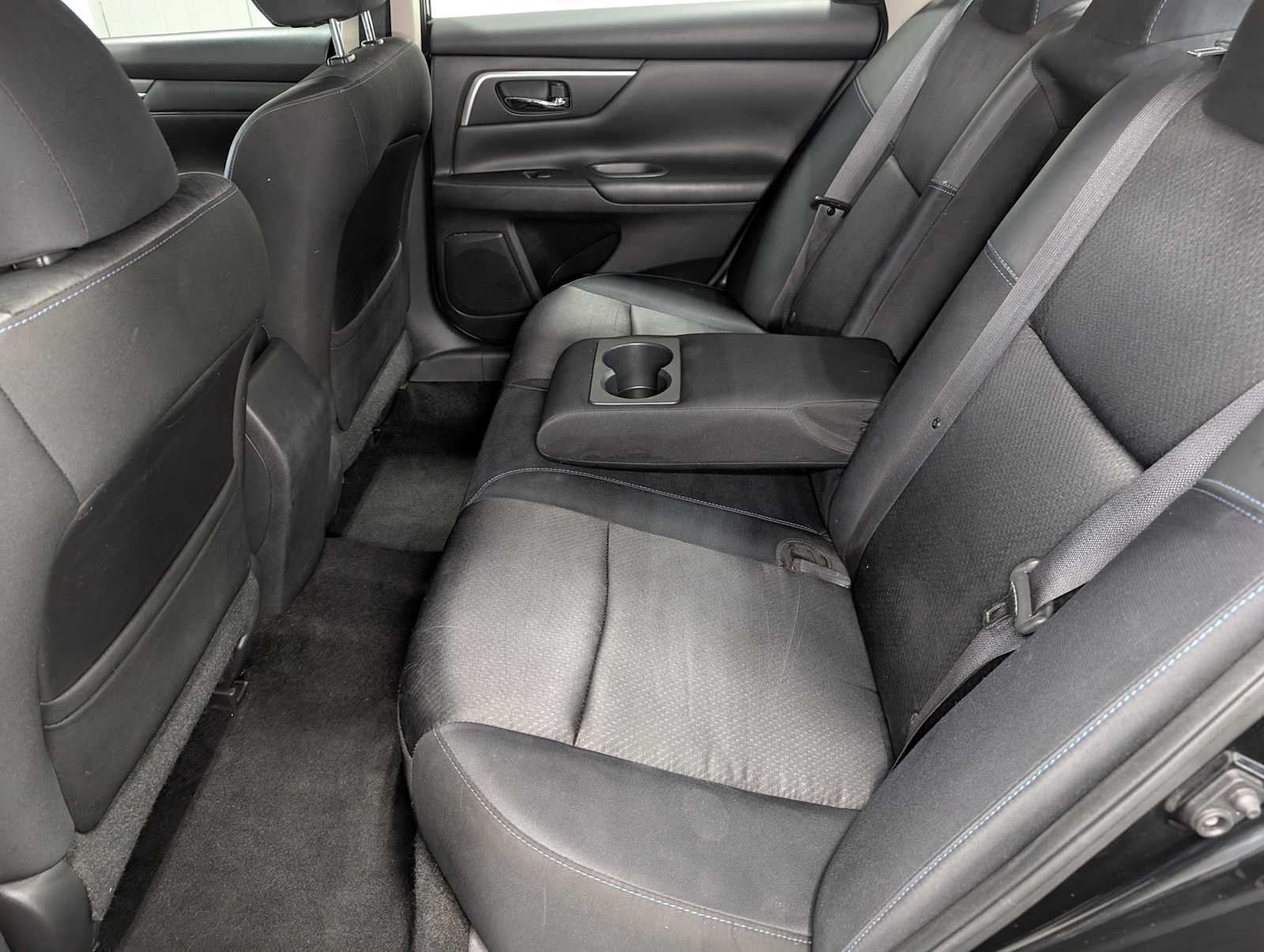 2016 Nissan Altima 2.5 SR photo 21