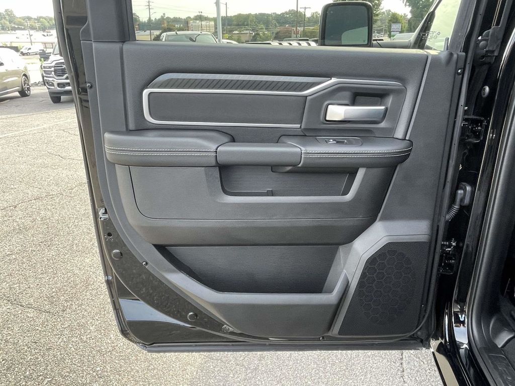 2026 Ram 2500 Big Horn photo 18
