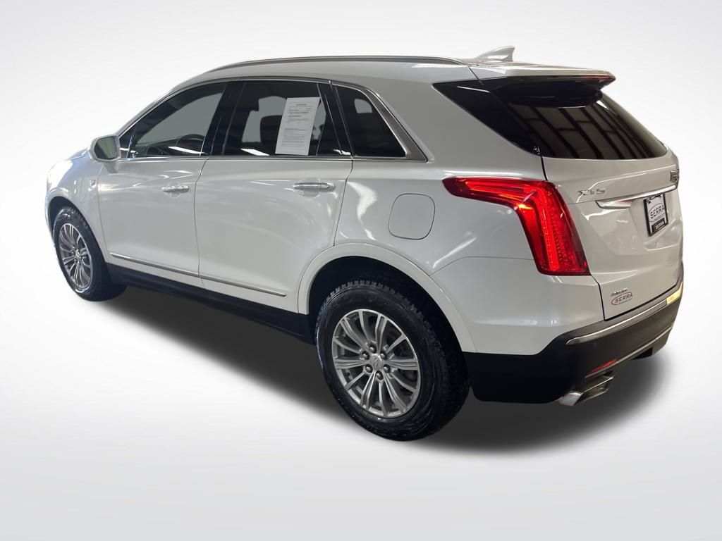 2017 Cadillac XT5 Luxury photo 3