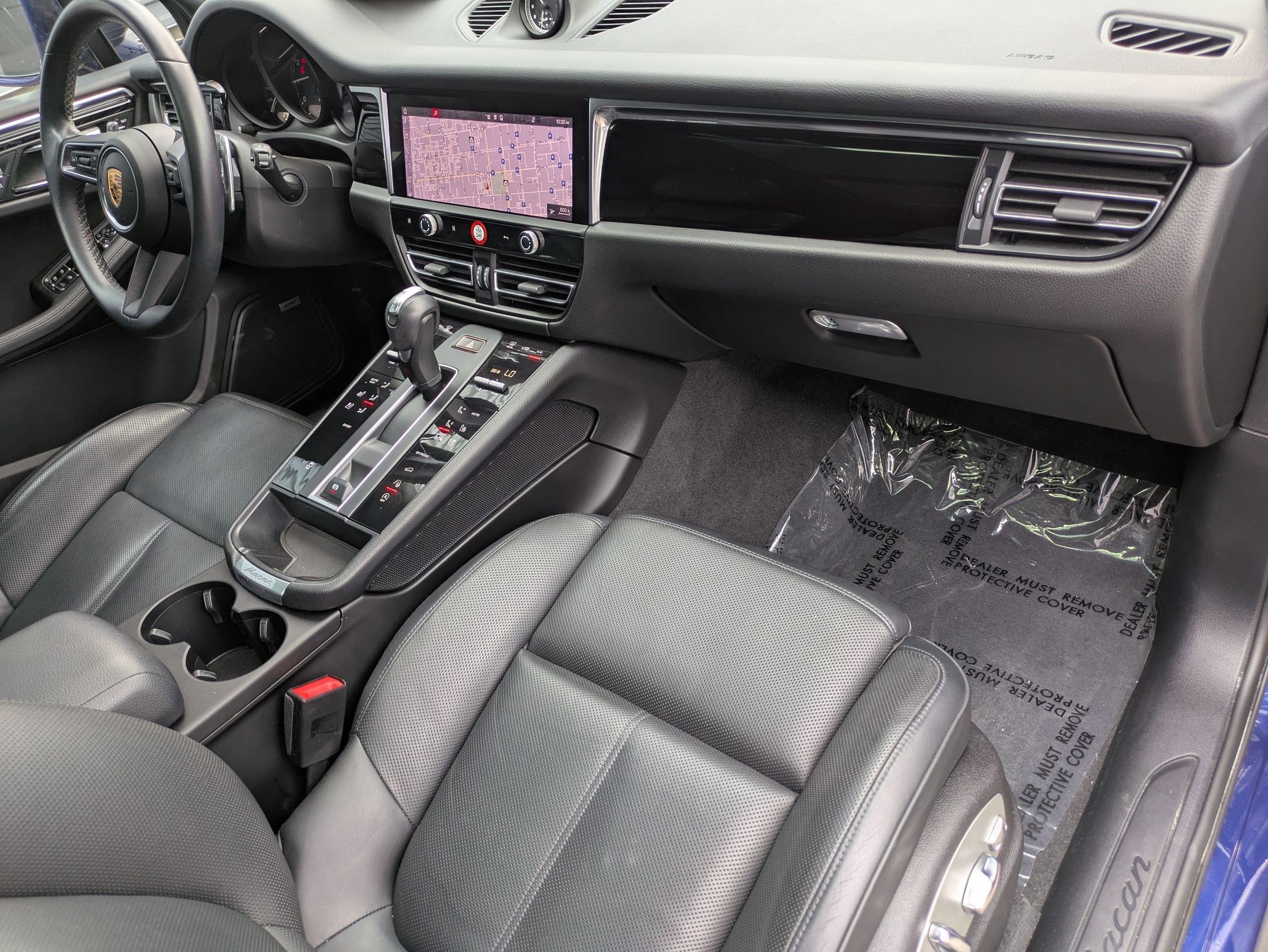 2023 Porsche Macan T photo 31