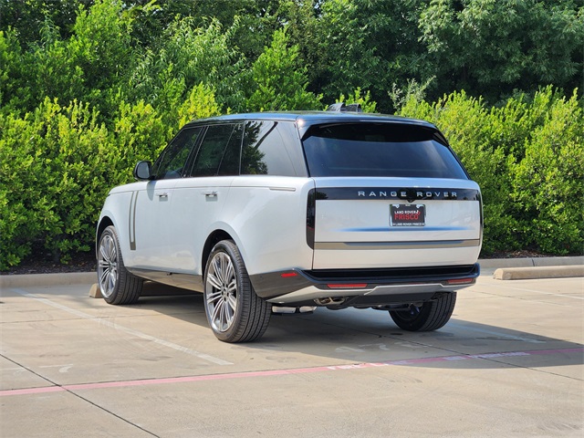 2025 Land Rover Range Rover SE photo 2
