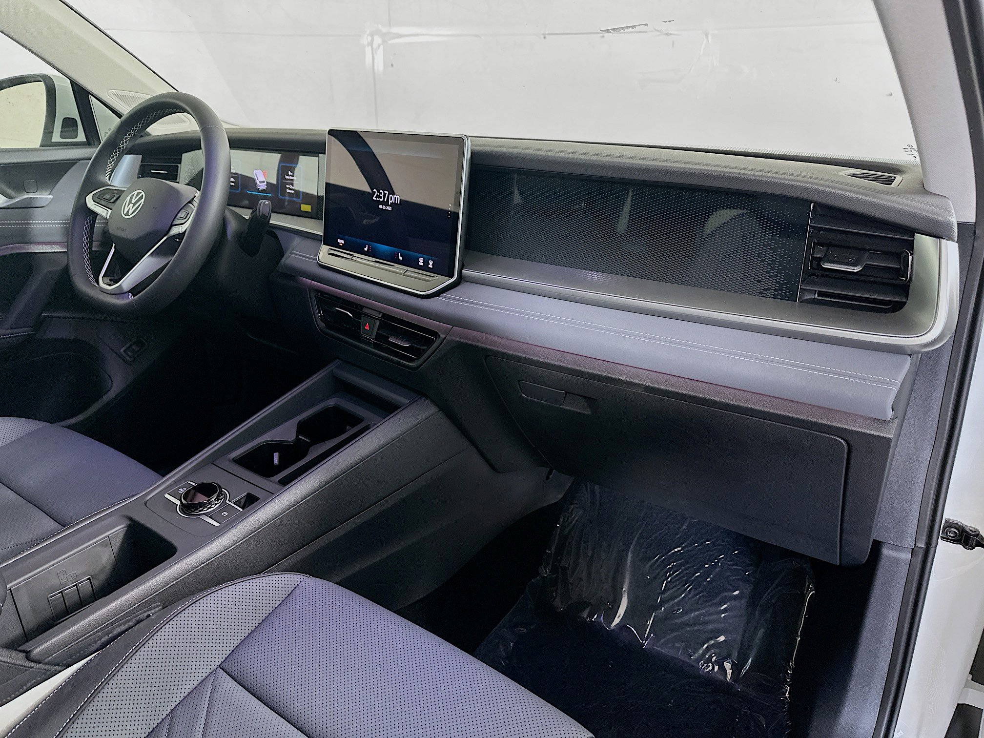 2025 Volkswagen Tiguan SE photo 24