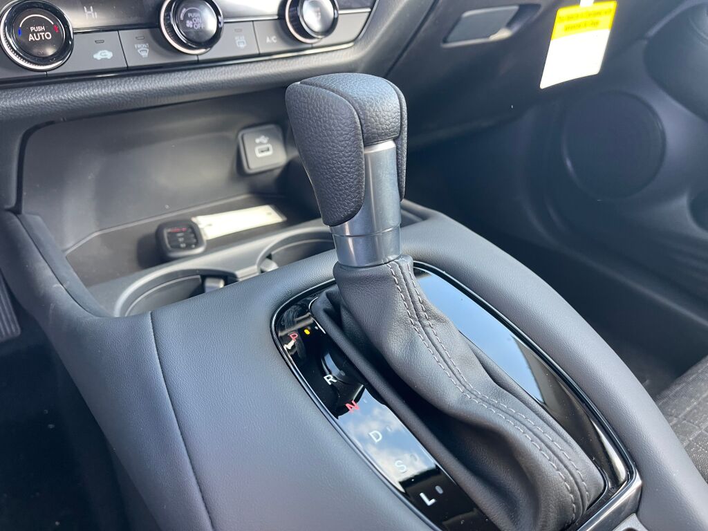 2026 Honda HR-V LX photo 10