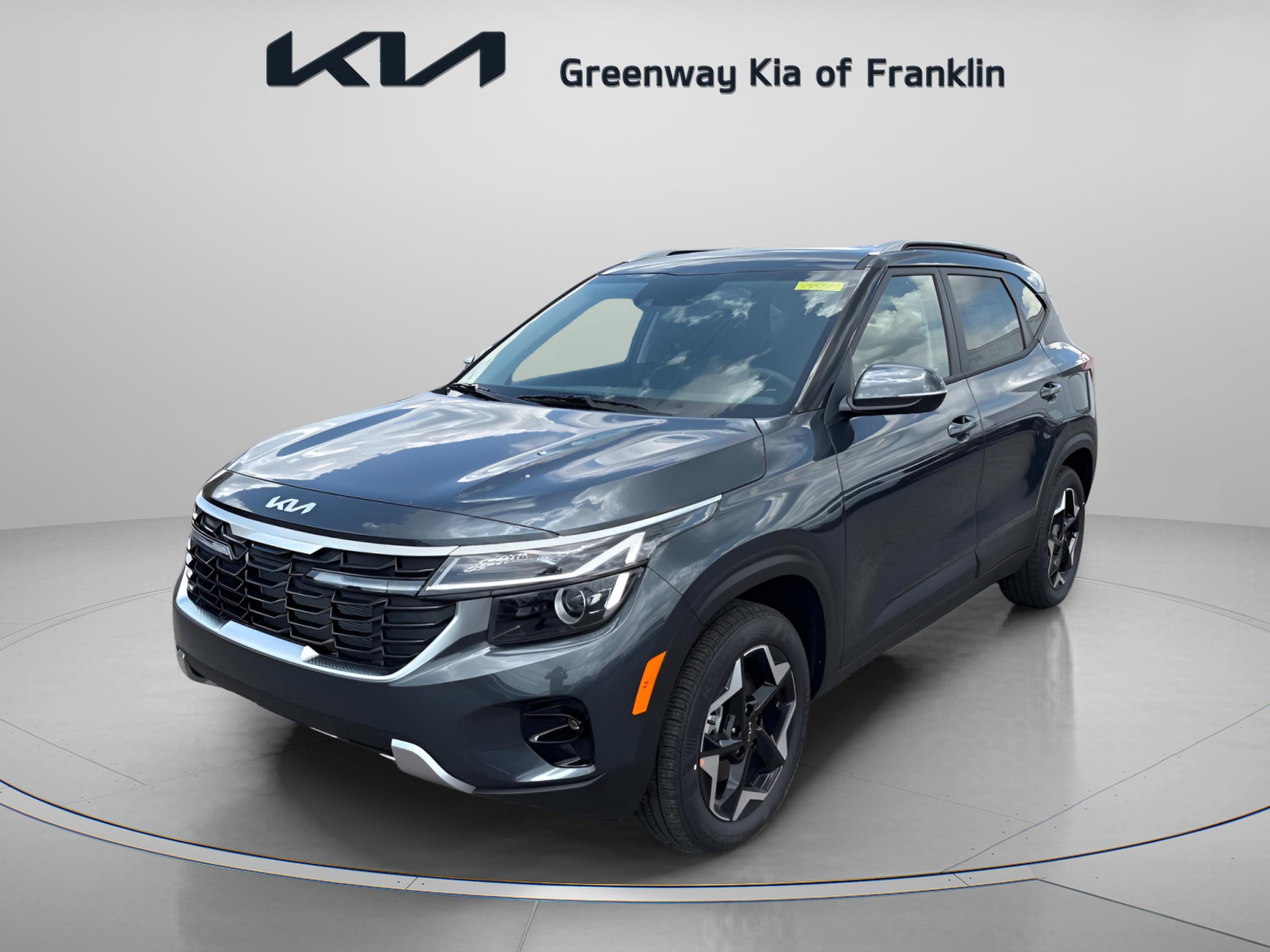 2025 Kia Seltos S photo 3