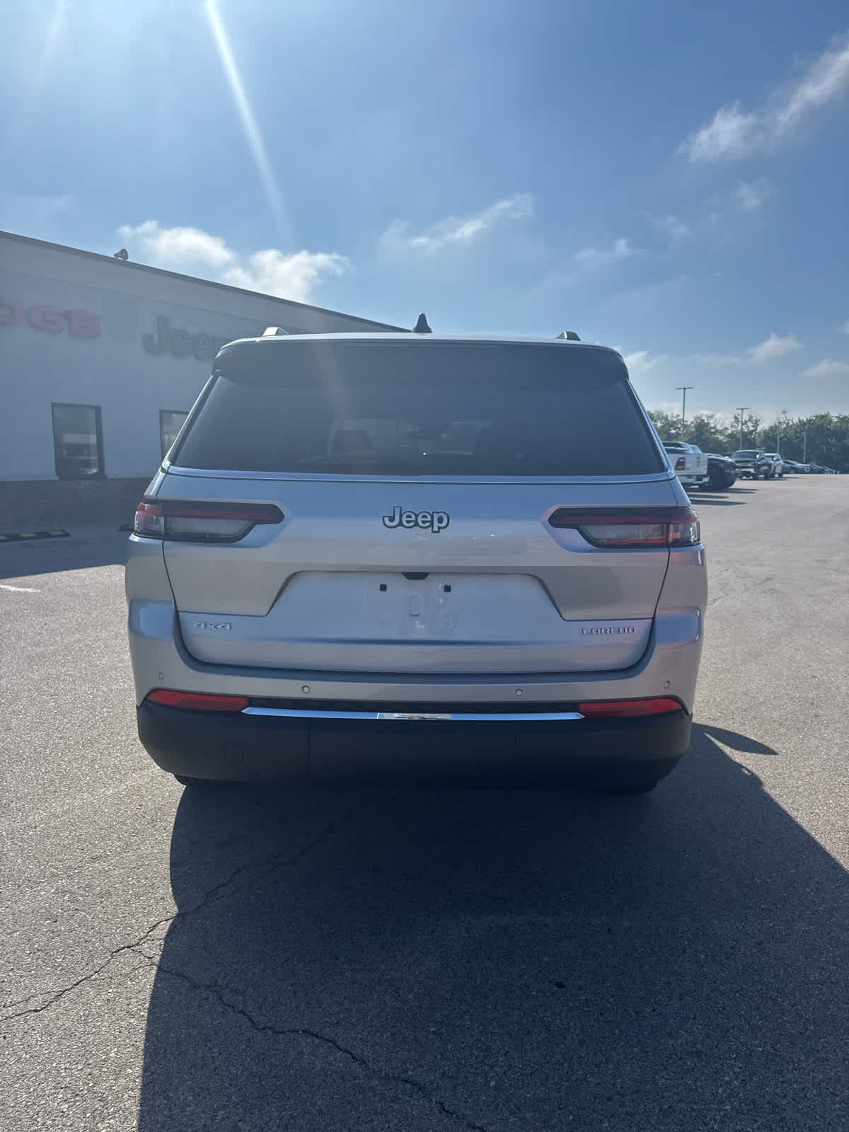 2025 Jeep Grand Cherokee Laredo X photo 4