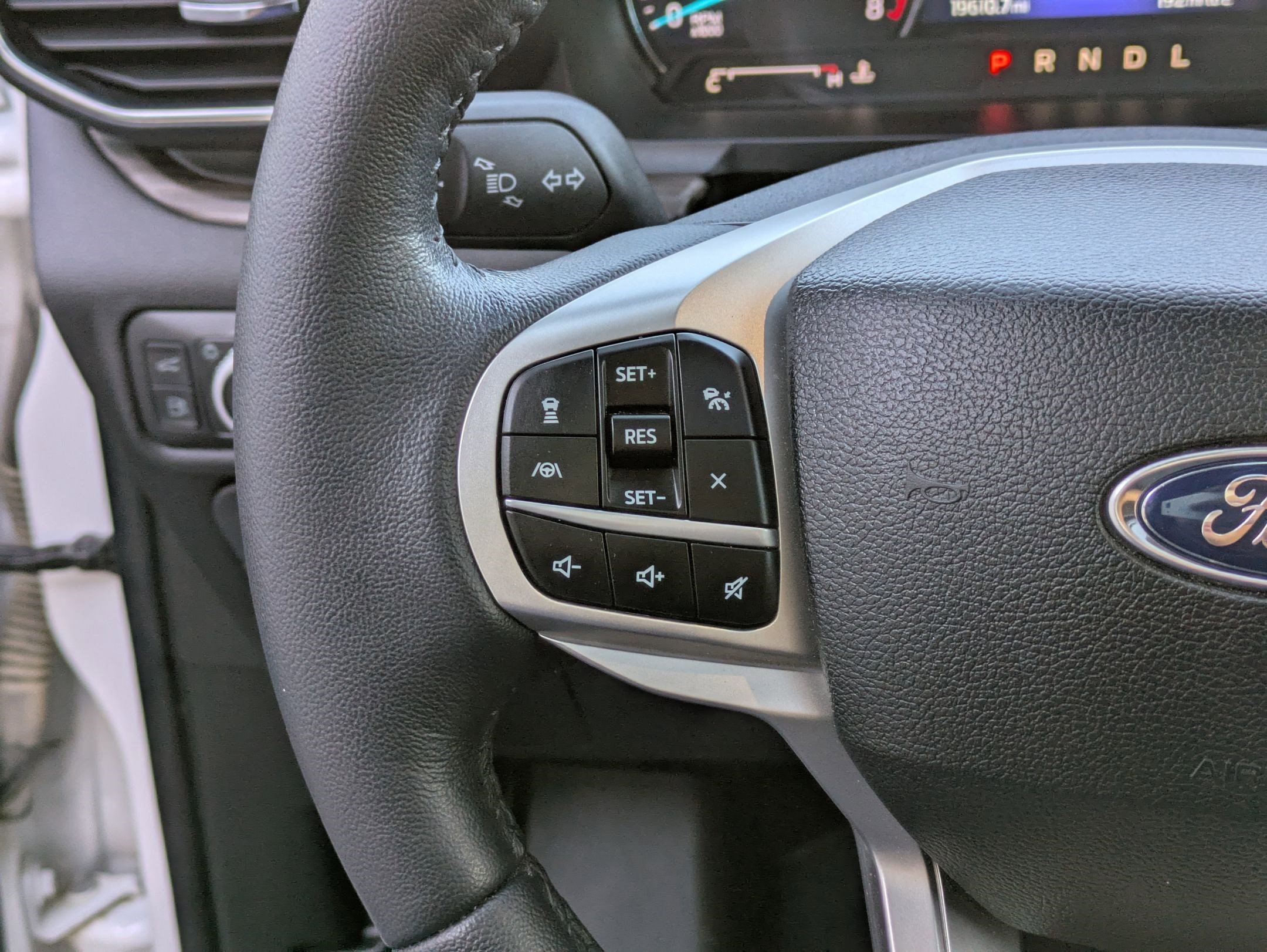 2022 Ford Explorer Limited photo 16