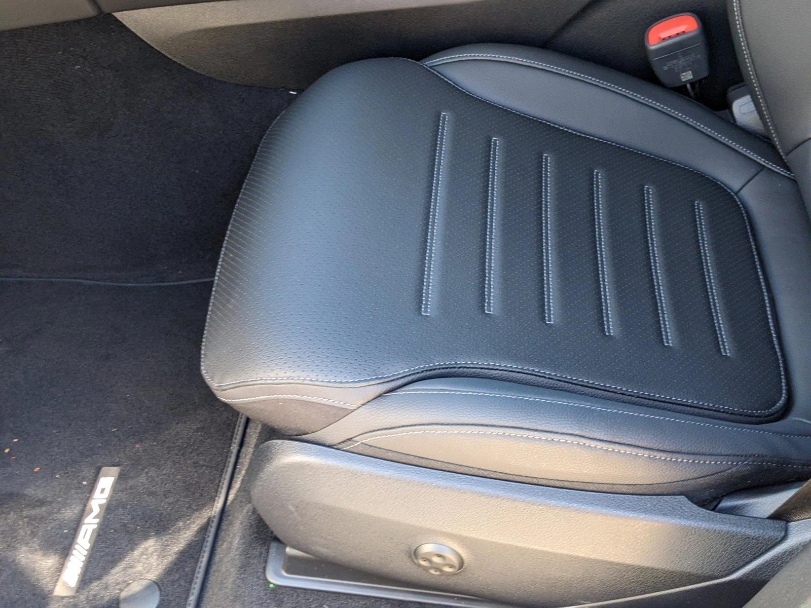 2025 Mercedes Benz GLC 300 4MATIC photo 2