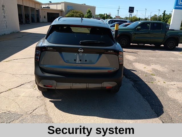 2025 Nissan Kicks SR photo 3