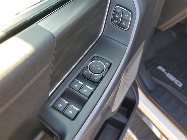 2025 Ford F-150 Lariat photo 17