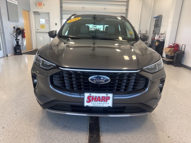 2023 Ford Escape Platinum photo 3