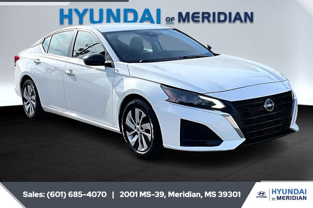 2024 Nissan Altima S's photo