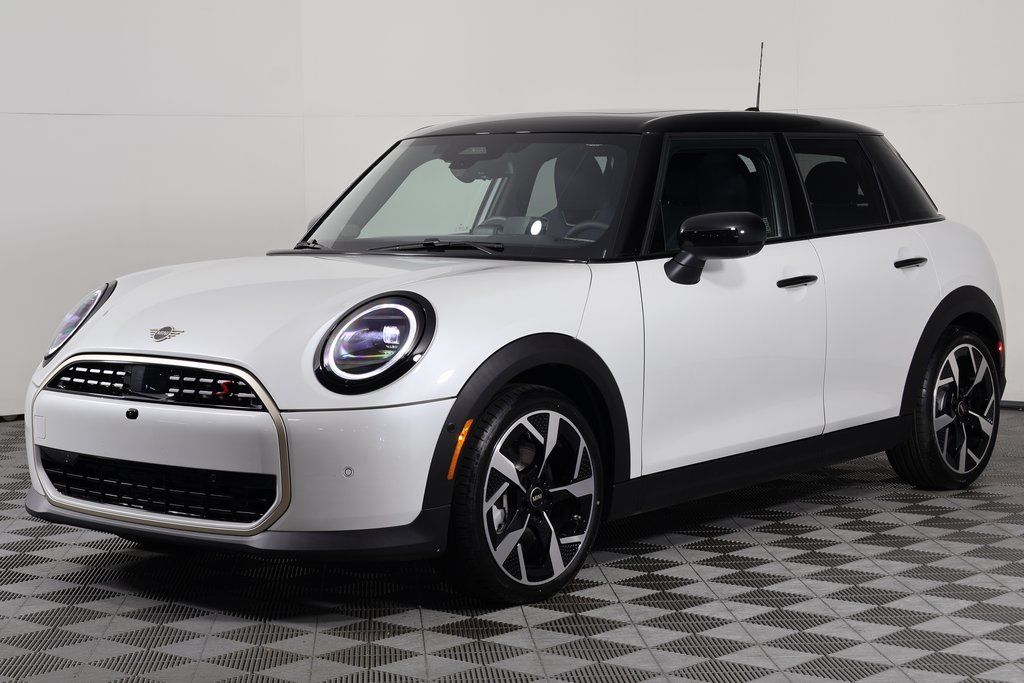 2026 MINI Hardtop 4 Door S's photo