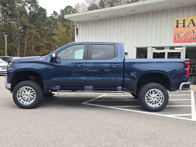 2021 Chevrolet Silverado 1500 LT photo 2