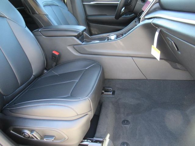 2025 Jeep Grand Cherokee Limited photo 9