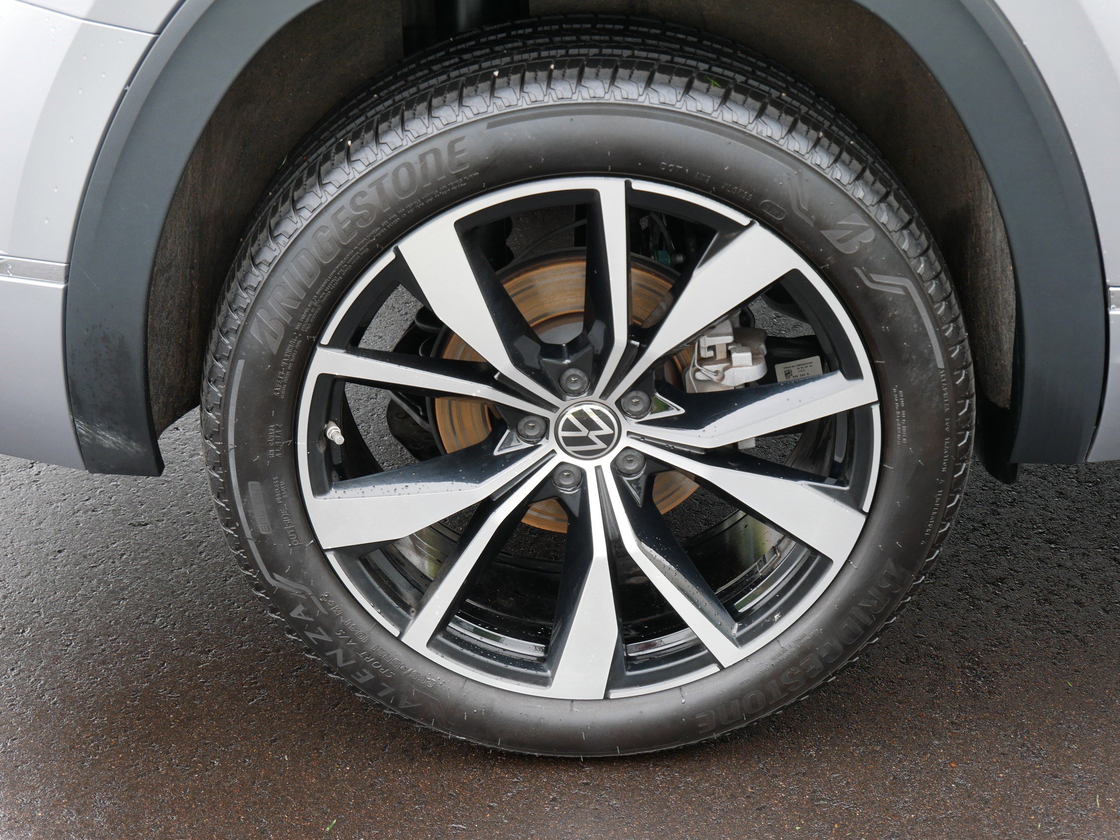 2024 Volkswagen Atlas SEL Premium R-Line photo 14