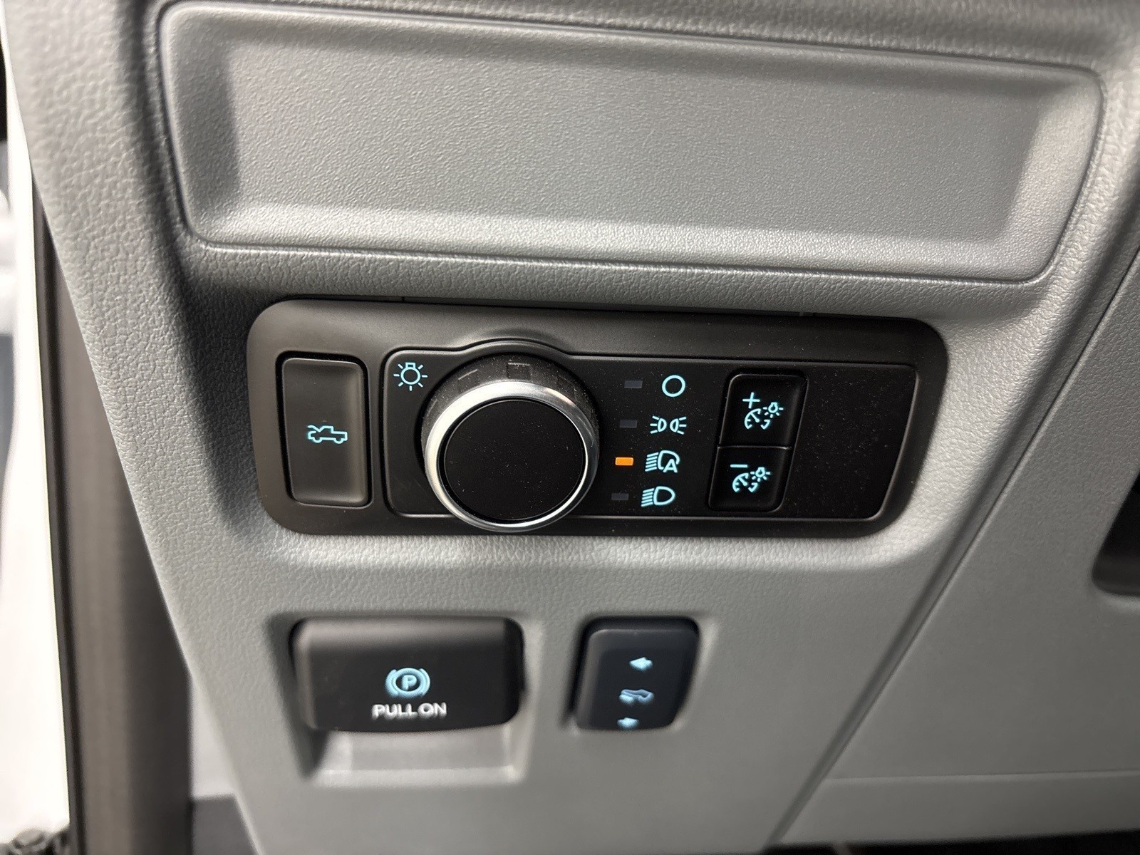 2025 Ford F-150 Lightning XLT photo 11