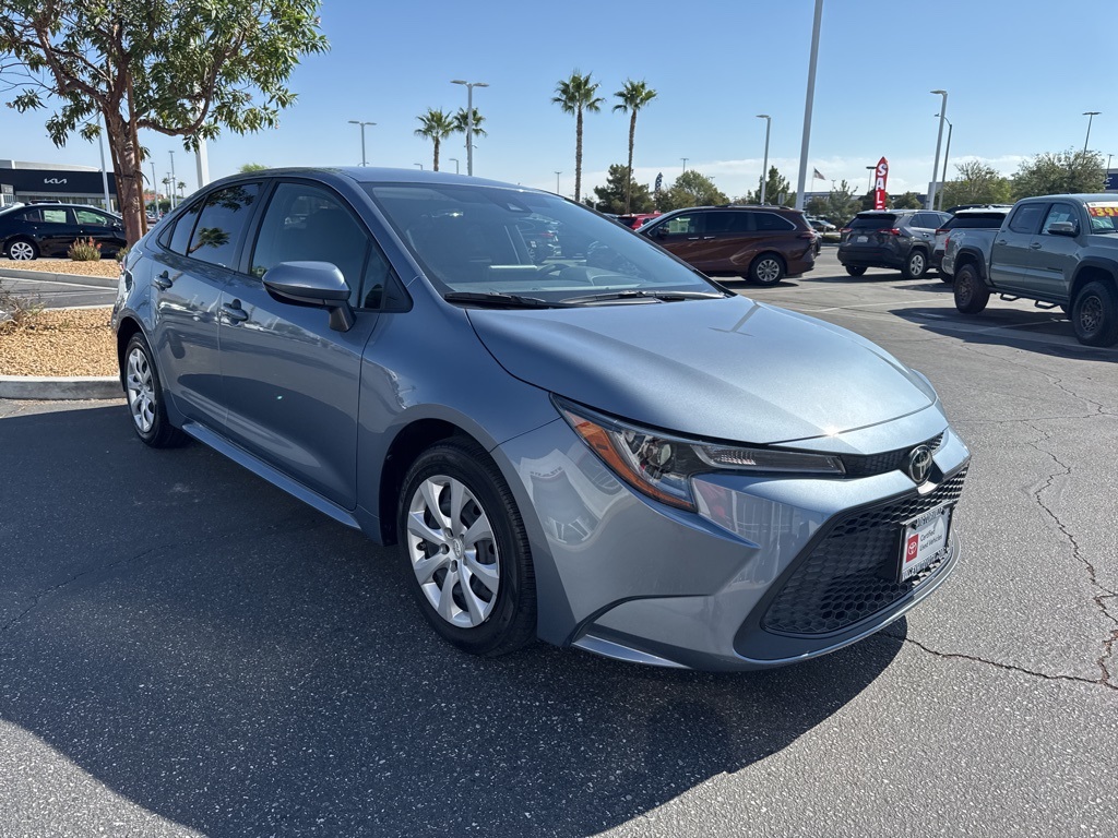 2022 Toyota Corolla LE photo 4