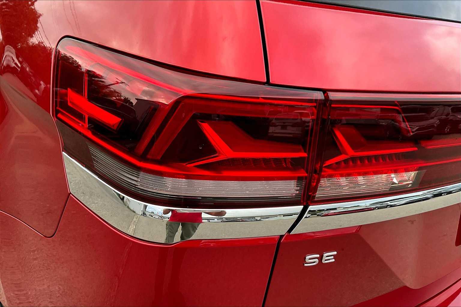 2024 Volkswagen Atlas SE Technology photo 28