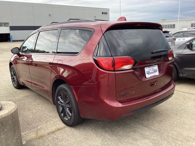 2020 Chrysler Pacifica Touring L photo 12