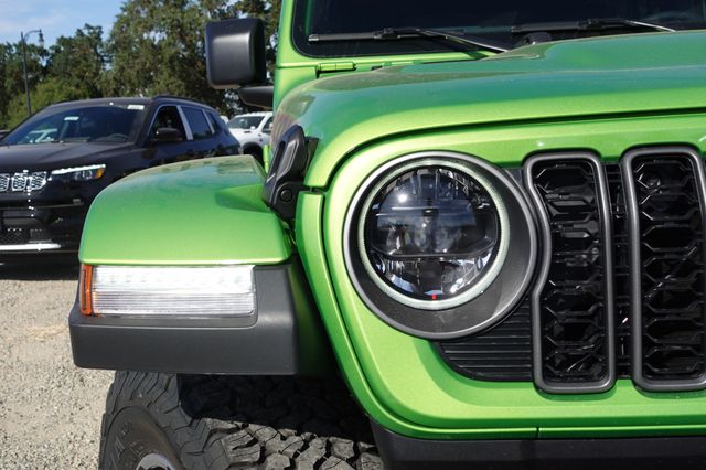 2025 Jeep Wrangler Rubicon photo 4