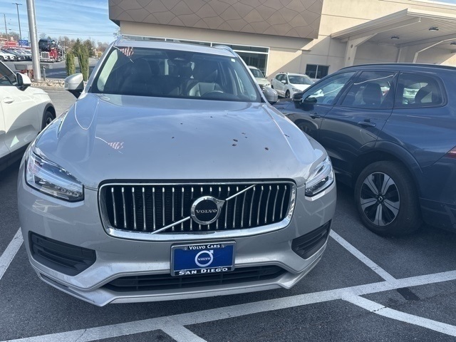 2023 Volvo XC90 B5 Core photo 4