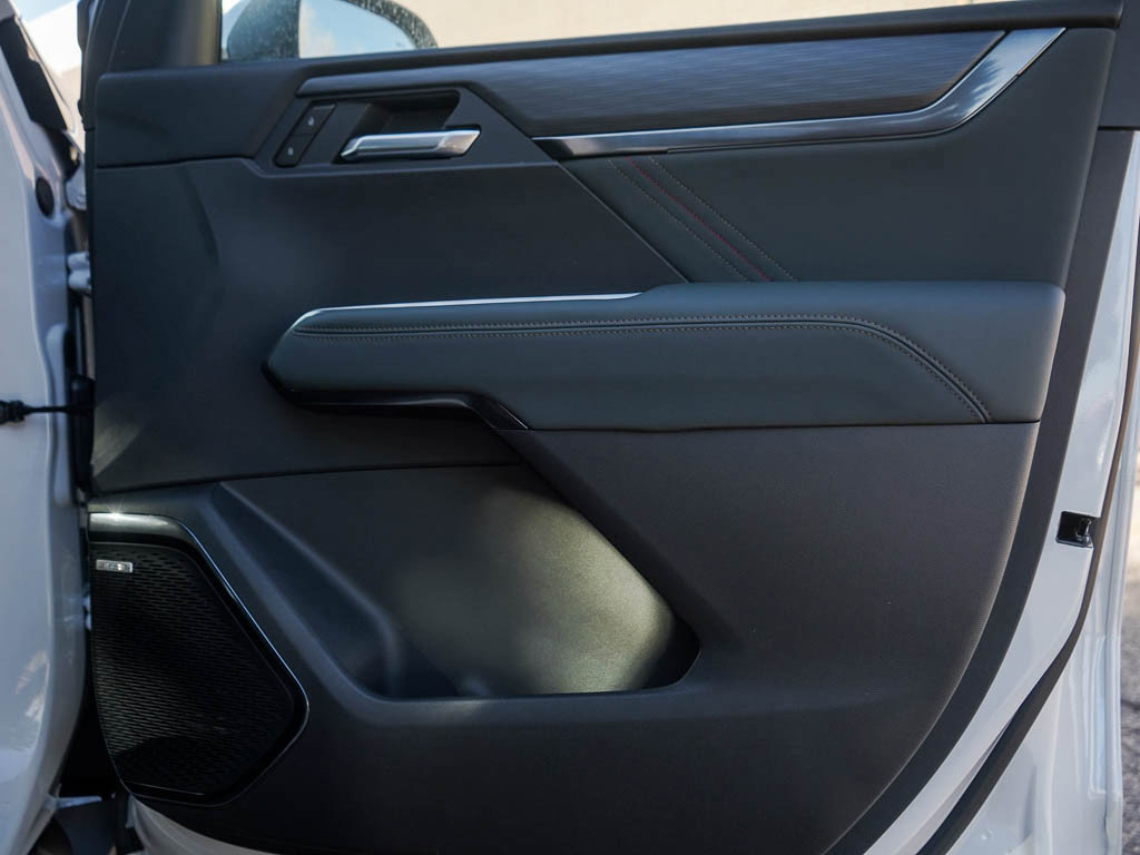 2025 Gmc Acadia AT4 photo 5