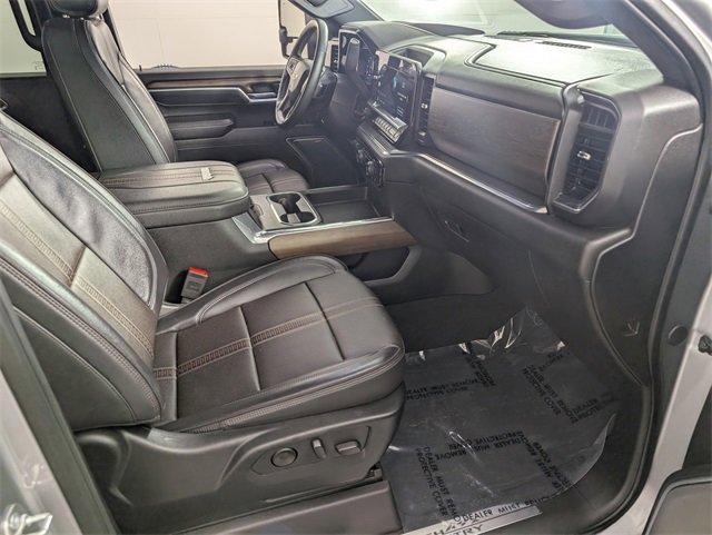 2025 Chevrolet Silverado 2500HD High Country photo 21