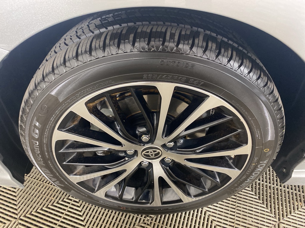 2018 Toyota Camry SE photo 11