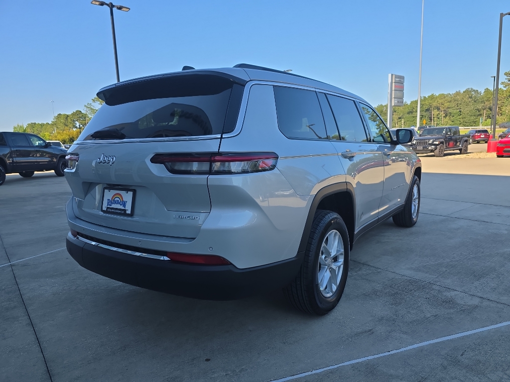 2025 Jeep Grand Cherokee Laredo photo 9