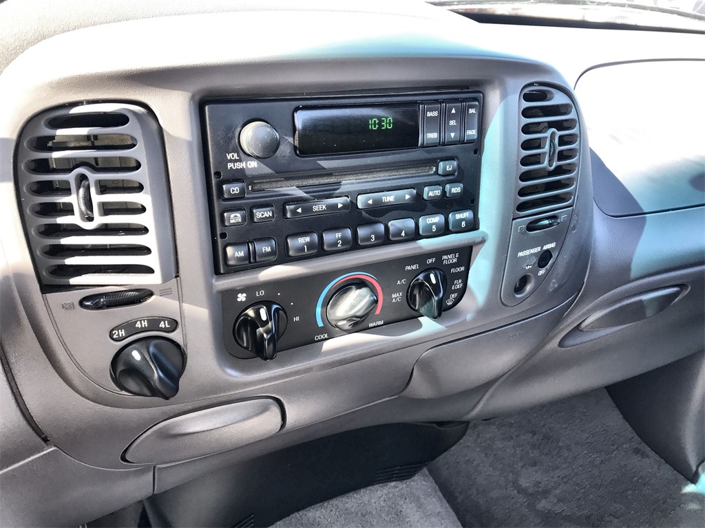 2002 Ford F-150 photo 15