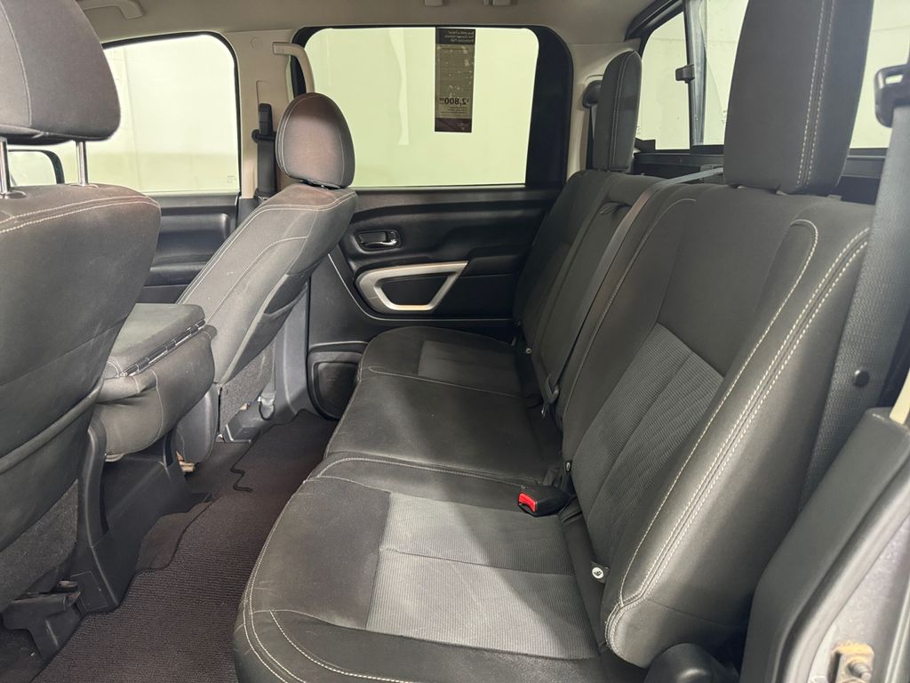 2017 Nissan Titan SV photo 17