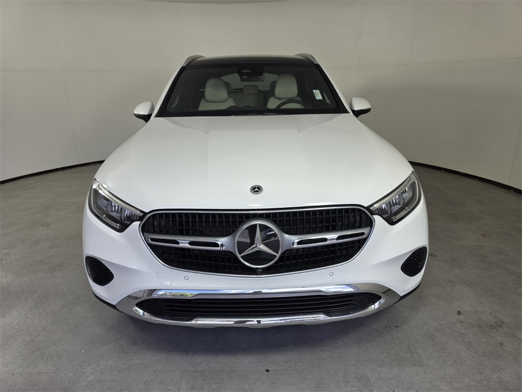 2026 Mercedes Benz GLC 300 photo 2