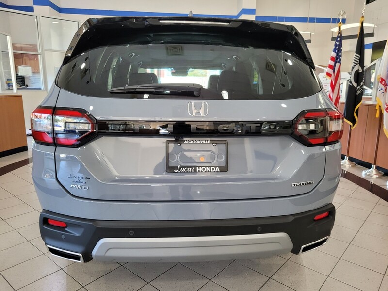2025 Honda Pilot Touring photo 3