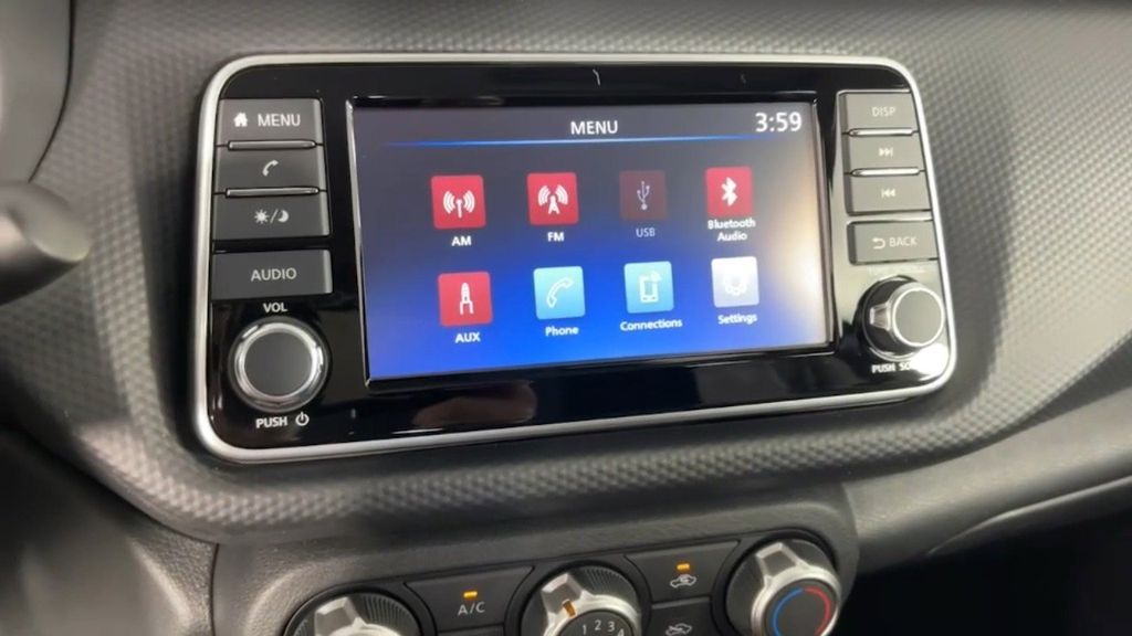2025 Nissan Kicks Play S photo 19