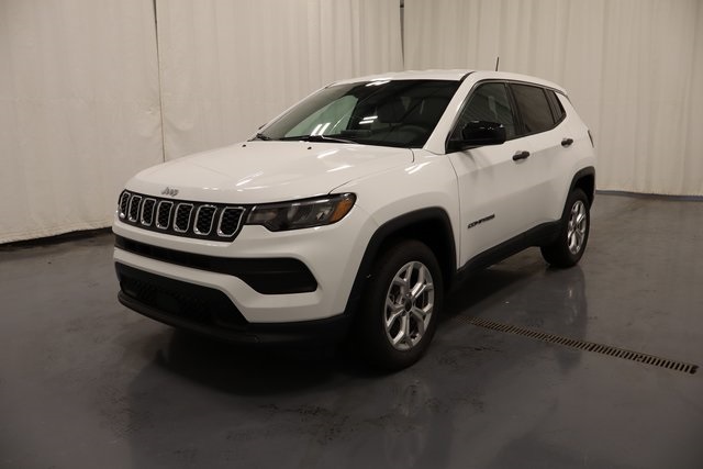 2025 Jeep Compass Sport photo 4