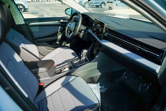 2025 Volkswagen Jetta 1.5T SE photo 27