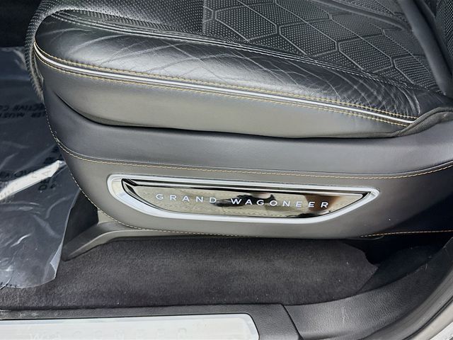 2023 Jeep Wagoneer L Series III Obsidian photo 17