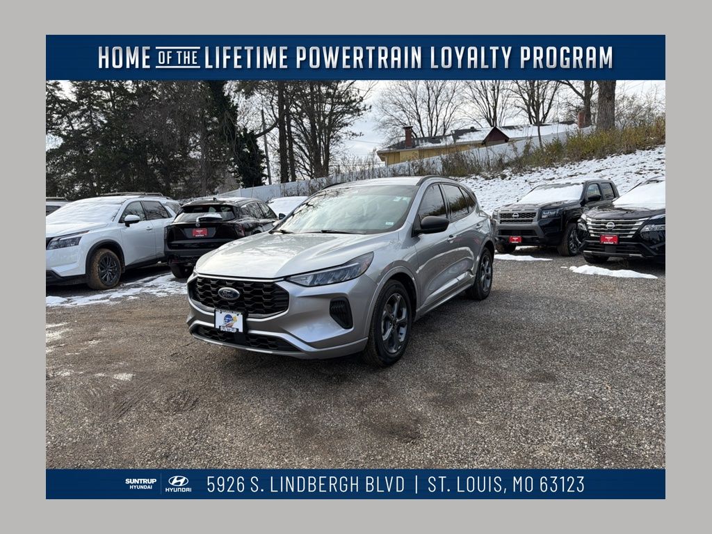 2024 Ford Escape ST-Line's photo