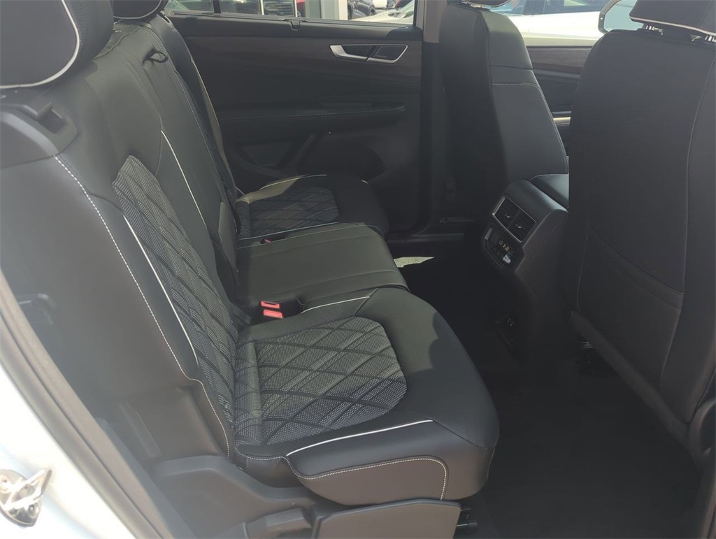 2025 Volkswagen Atlas SEL Premium R-Line photo 25