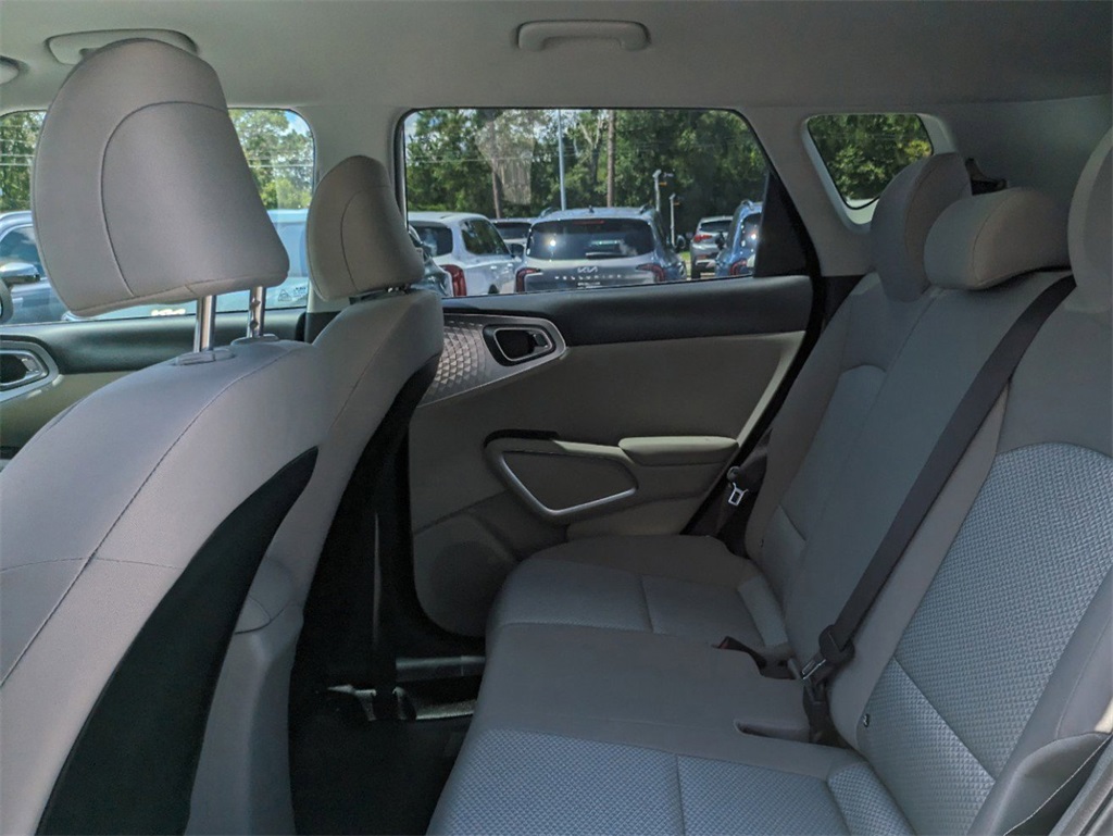 2025 Kia Soul LX photo 9