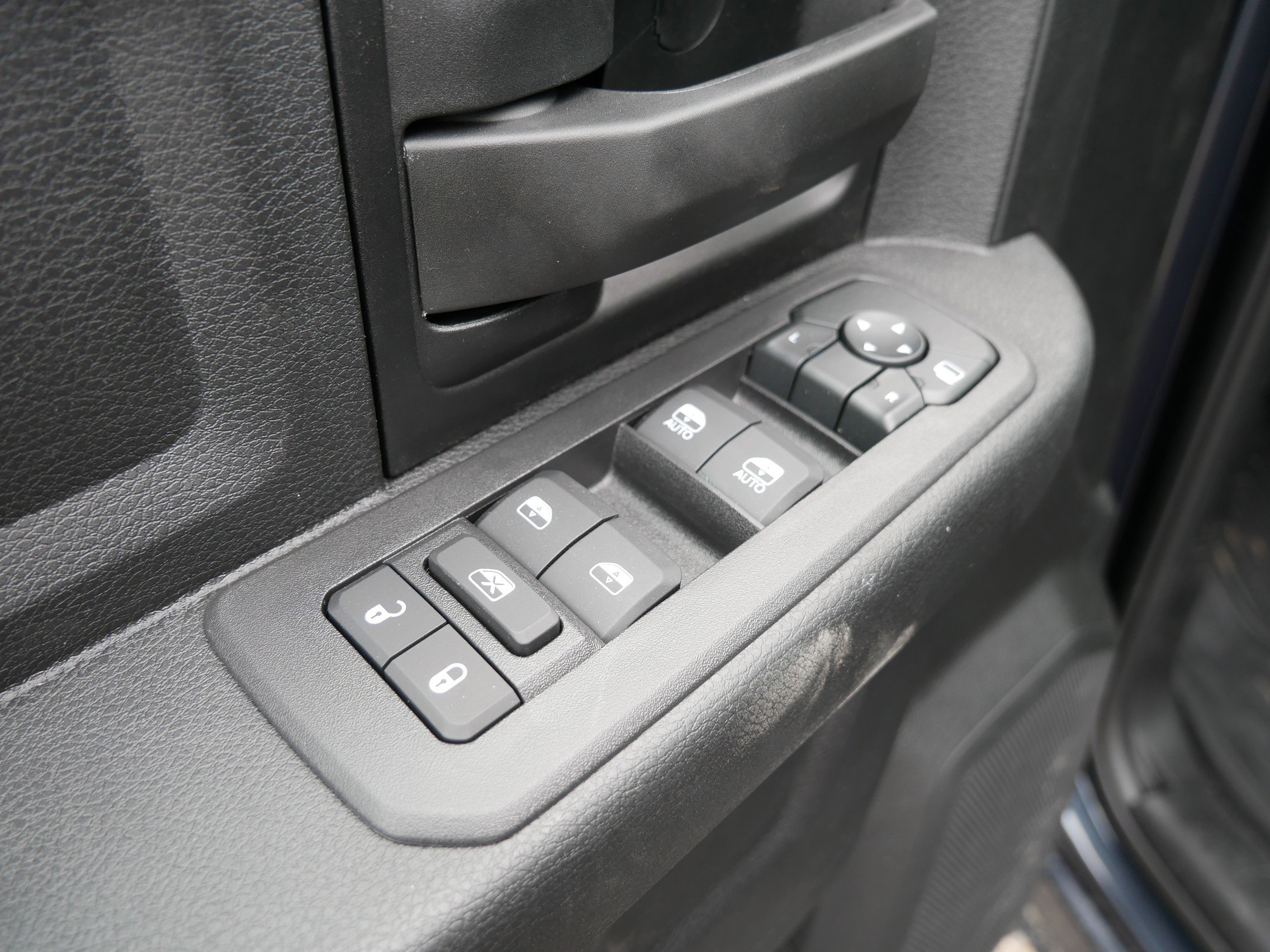 2026 Ram 2500 Tradesman photo 7