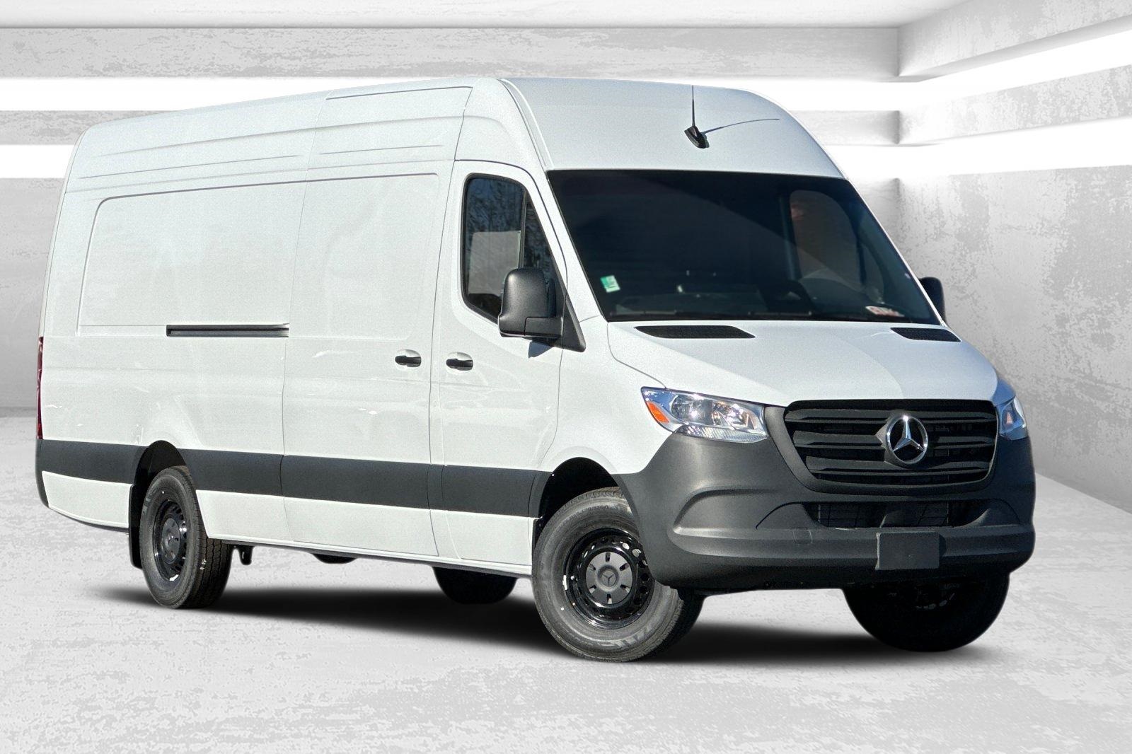 2025 Mercedes-Benz Sprinter Cargo Van Base's photo