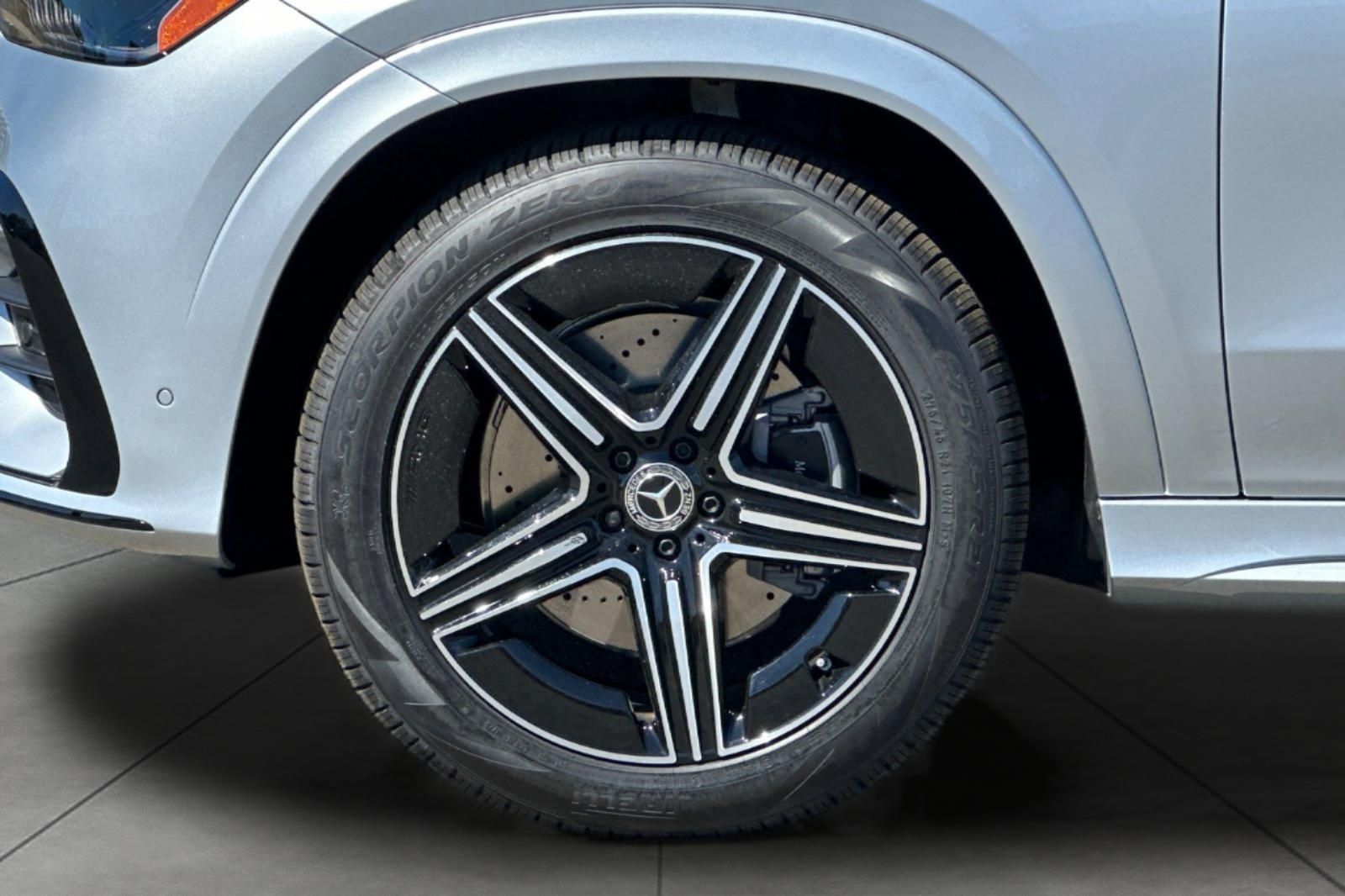 2026 Mercedes Benz GLE 450 4MATIC photo 3