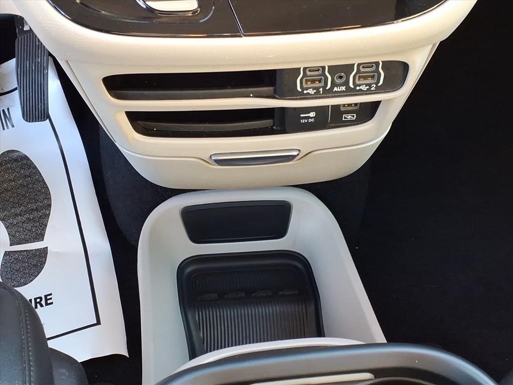 2022 CHRYSLER PACIFICA - Image 12