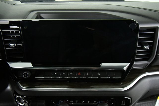 2025 Chevrolet Silverado 1500 LT Trail Boss photo 3